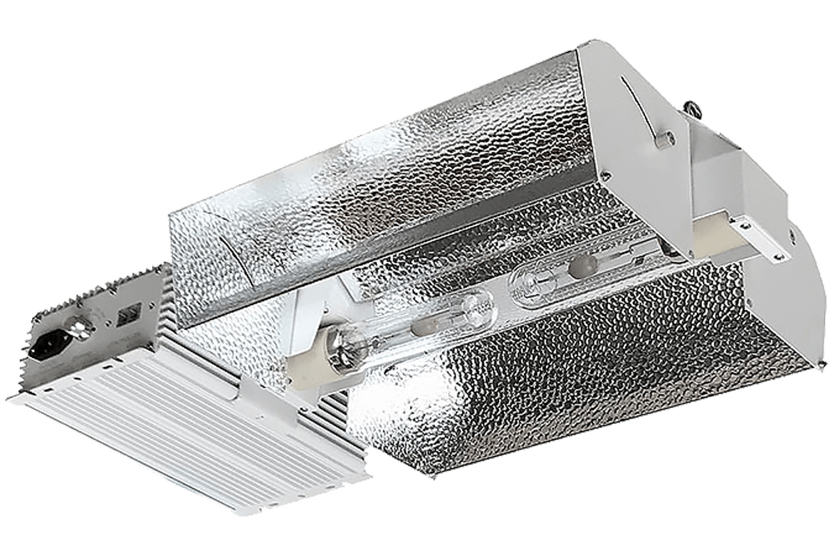 Ballast met grote reflector met 2 CMH lampen